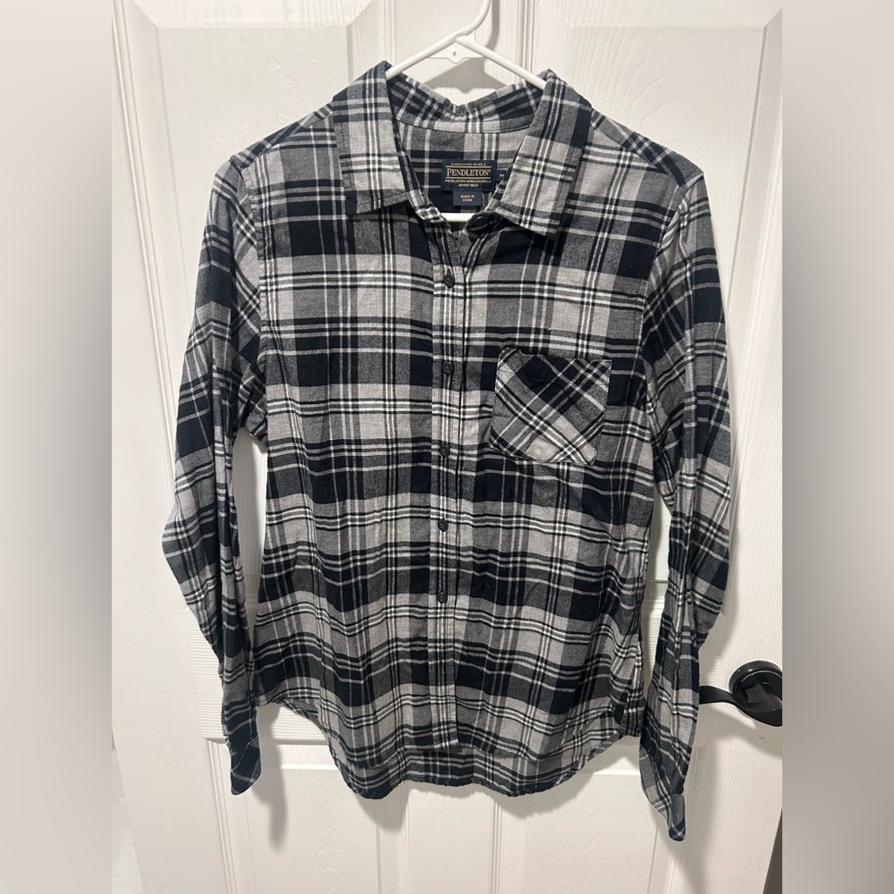 Pendleton Men's Casual Black and Gray Plaid Shirt